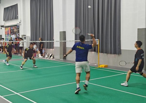 弘益配资 切磋球技 相互交流丨新民印象